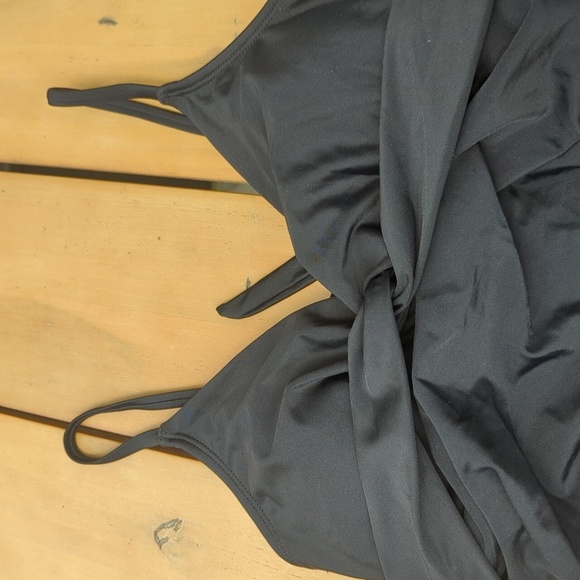 Elegant Black One-Piece Swimsuit - Picture 2 of 7